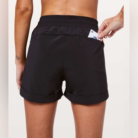 Lululemon Black Spring Break Away 4- Way Stretch 3” Shorts Size 4 - Picture 4 of 10